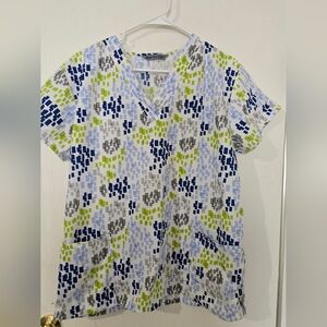 Large Scrub Top Womens Colorful Geometric Print Scrub Top. Pockets.